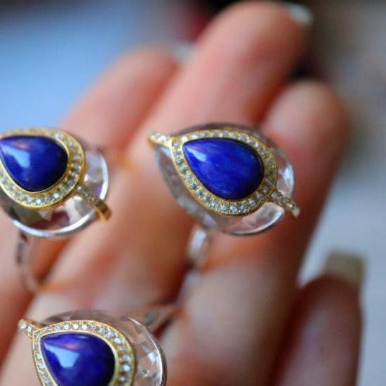 Verstellbarer Silberring mit klarem Quarzkristall & Lapis Lazuli – Eleganz trifft spirituelle Tiefe