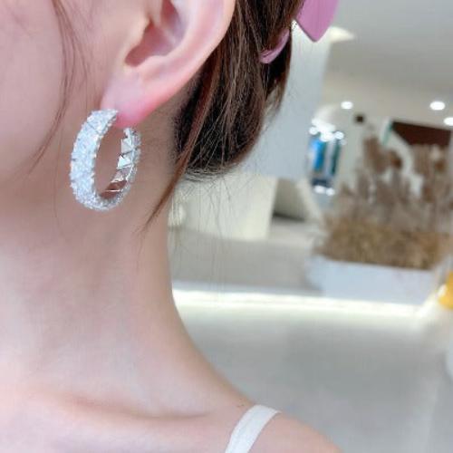 Luxuriöse Creolen im Diamant-Look - Daily Stuff
