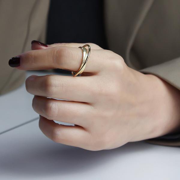 Geometrischer Doppelkreis-Ring – Modern & Ausdrucksstark